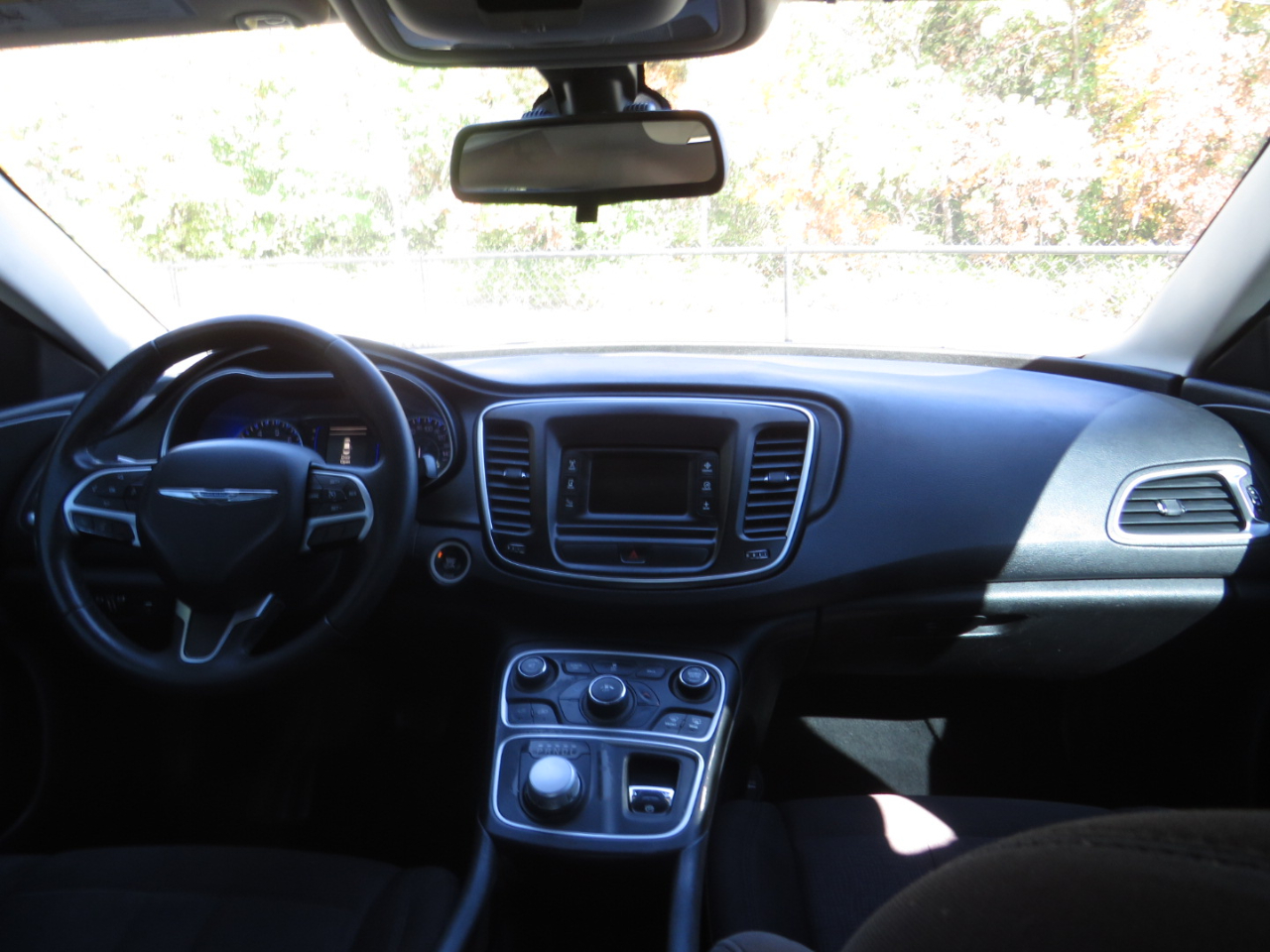 Chrysler 200 4dr Sdn Limited FWD 2015 Chrysler 200 4dr Sdn Limited FWD 2015