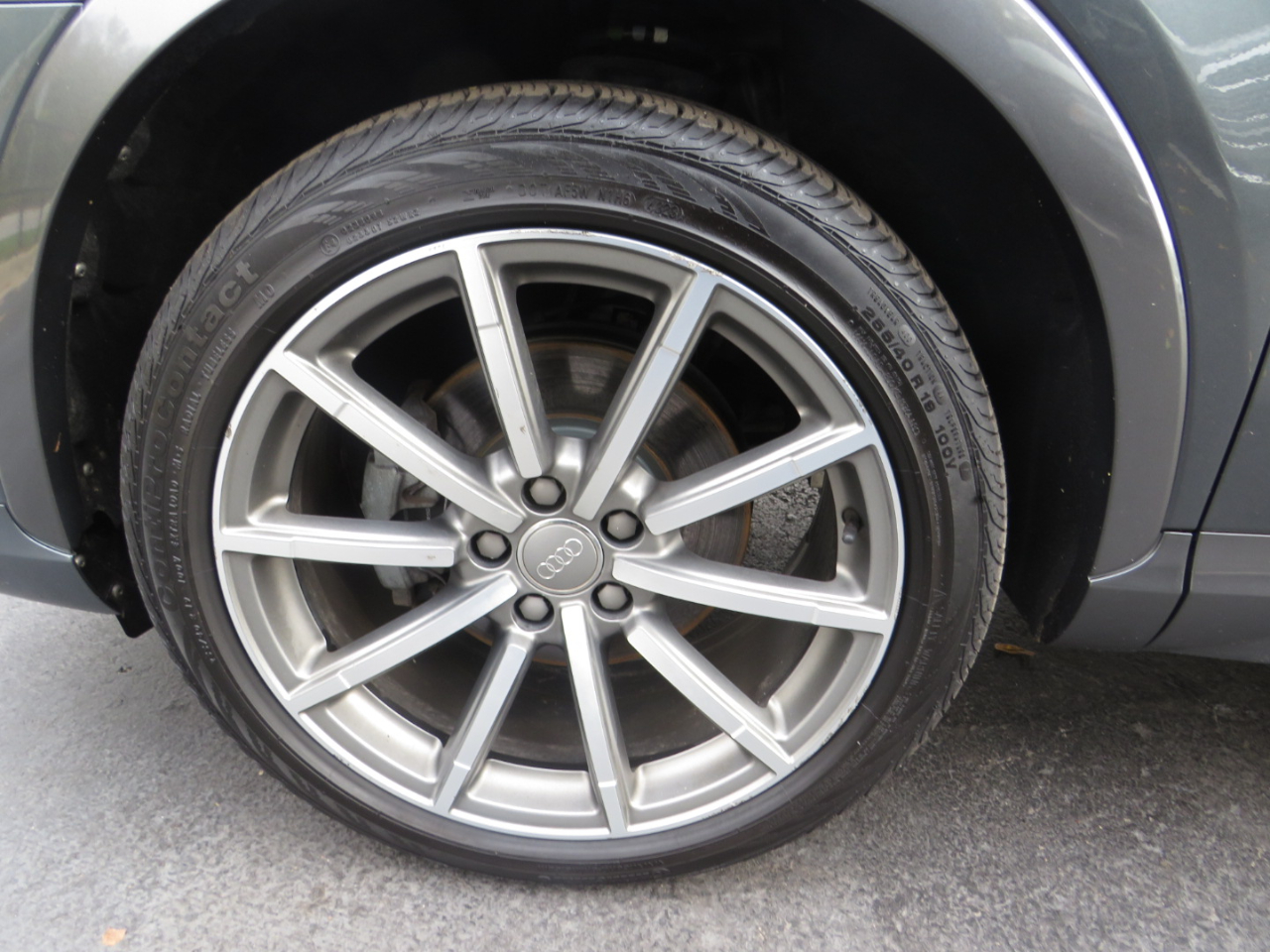 Audi Q3 2.0 TFSI Sport Premium Plus quattro AWD 2018 Audi Q3 2.0 TFSI Sport Premium Plus quattro AWD 2018