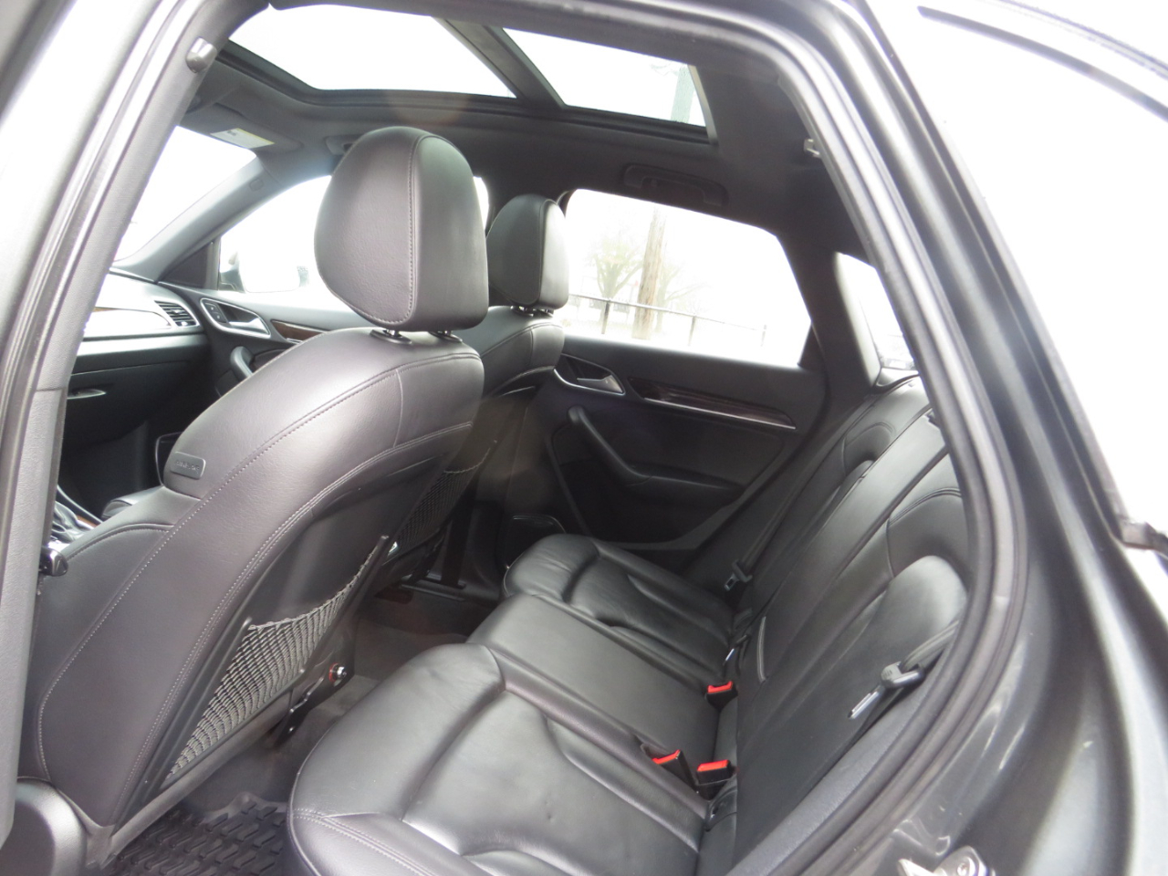 Audi Q3 2.0 TFSI Sport Premium Plus quattro AWD 2018 Audi Q3 2.0 TFSI Sport Premium Plus quattro AWD 2018