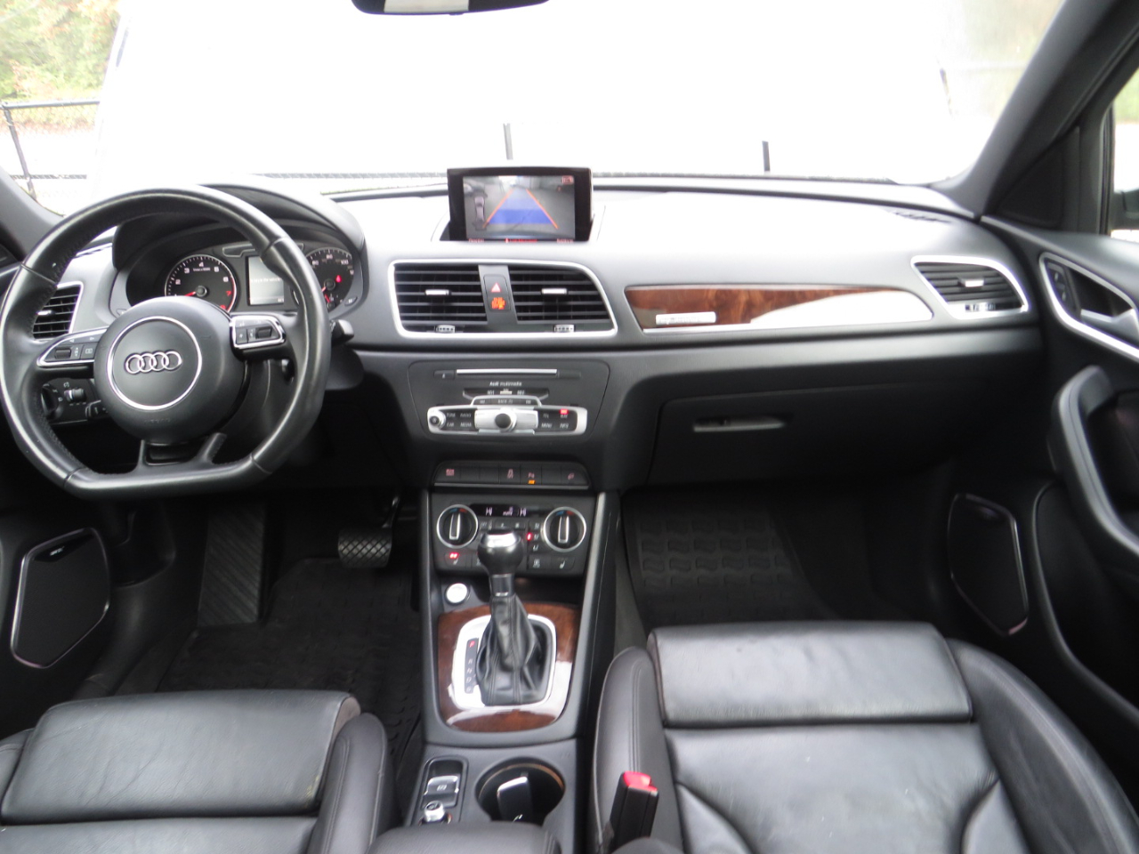 Audi Q3 2.0 TFSI Sport Premium Plus quattro AWD 2018 Audi Q3 2.0 TFSI Sport Premium Plus quattro AWD 2018