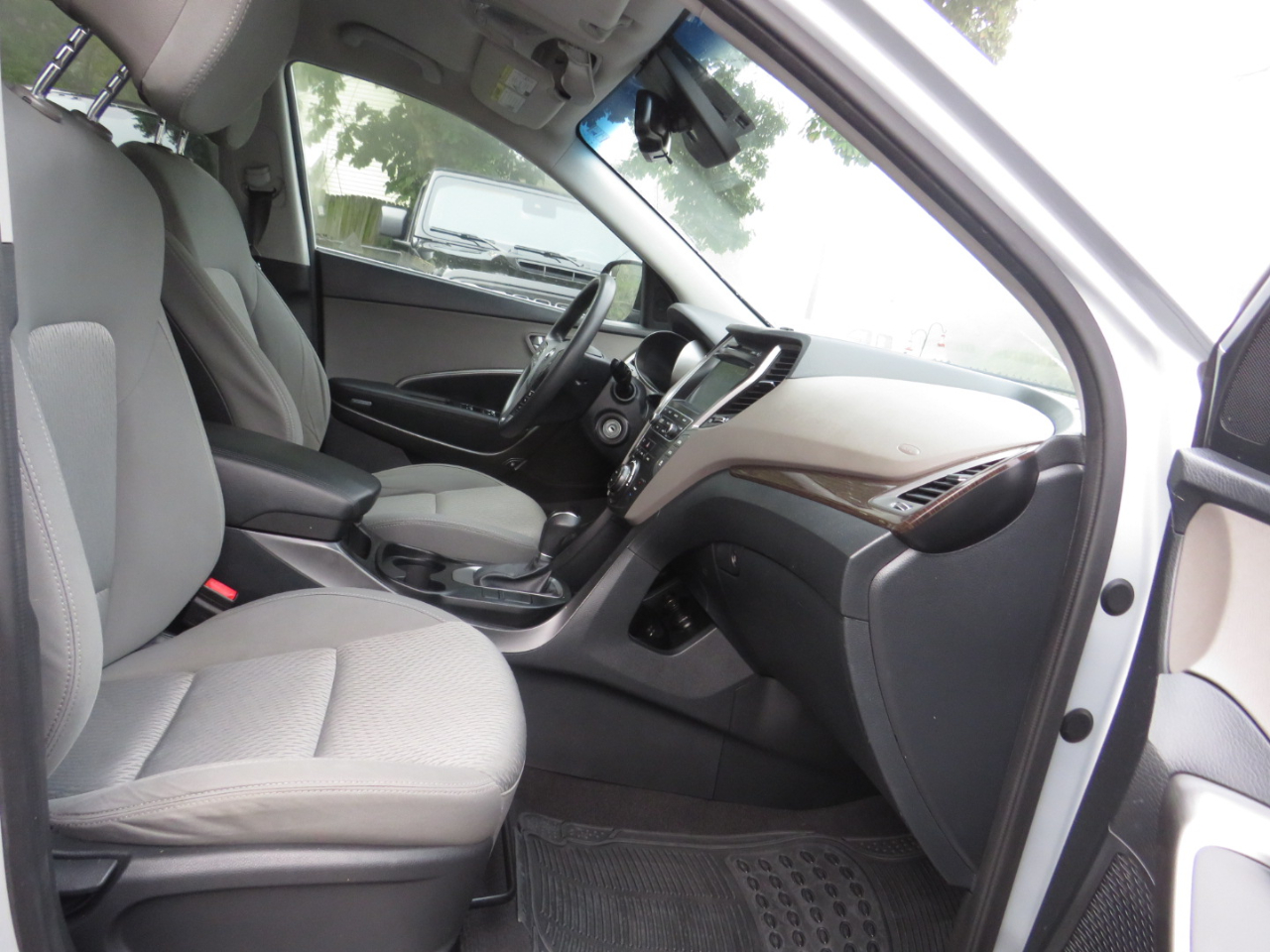 Hyundai Santa Fe SE 3.3L Auto AWD 2017 Hyundai Santa Fe SE 3.3L Auto AWD 2017