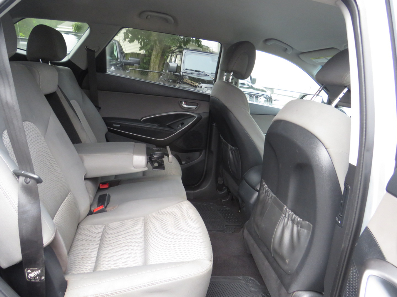 Hyundai Santa Fe SE 3.3L Auto AWD 2017 Hyundai Santa Fe SE 3.3L Auto AWD 2017