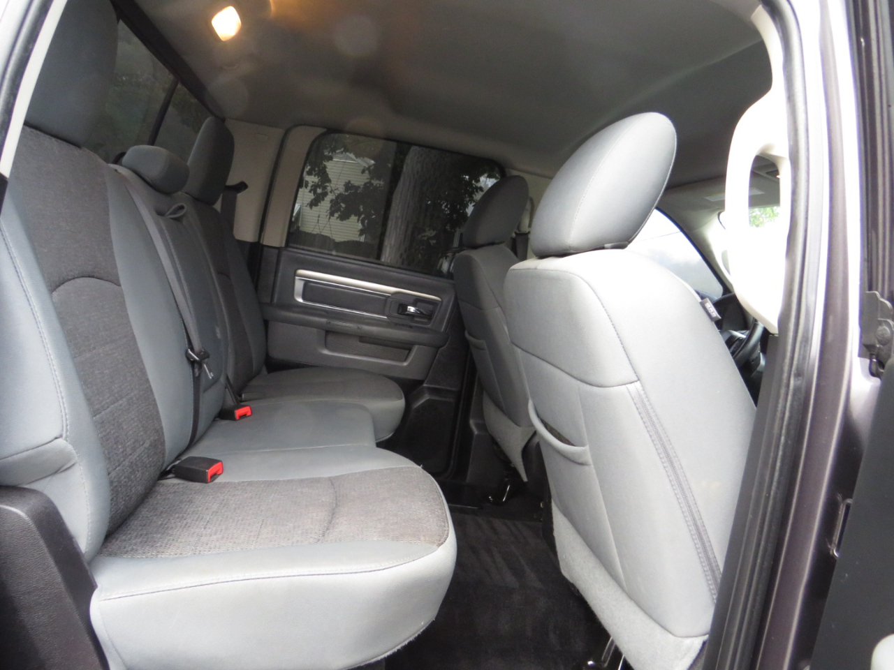 RAM 1500 4WD Crew Cab 140.5" Big Horn 2016 RAM 1500 4WD Crew Cab 140.5" Big Horn 2016