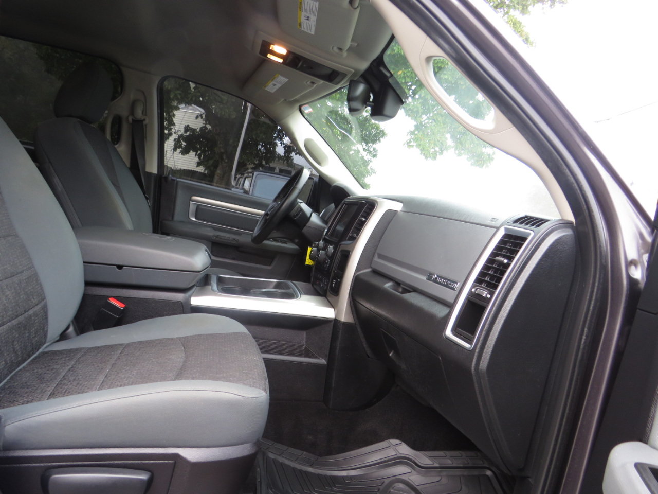 RAM 1500 4WD Crew Cab 140.5" Big Horn 2016 RAM 1500 4WD Crew Cab 140.5" Big Horn 2016