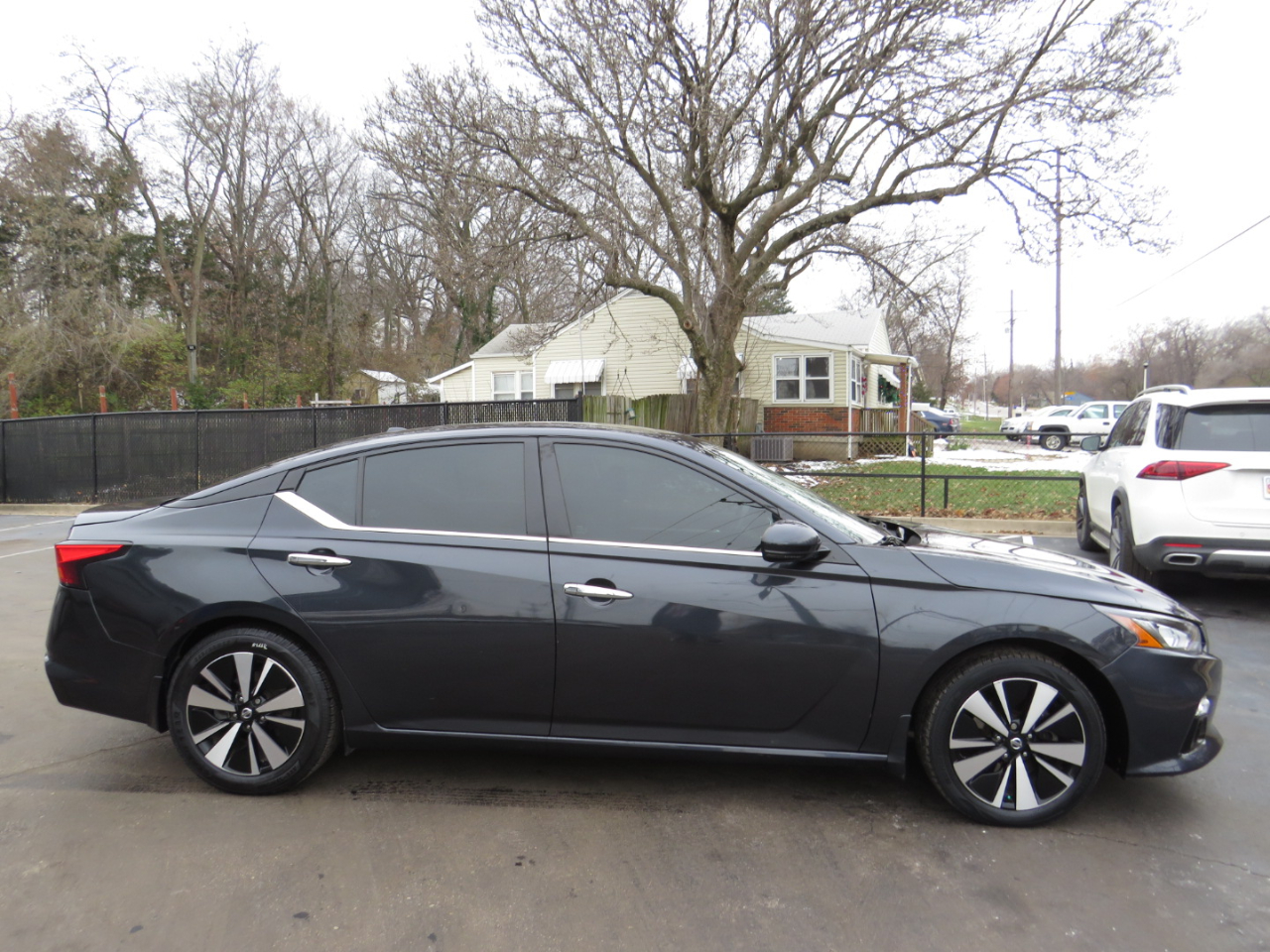 Nissan Altima 2.5 SV Sedan 2019