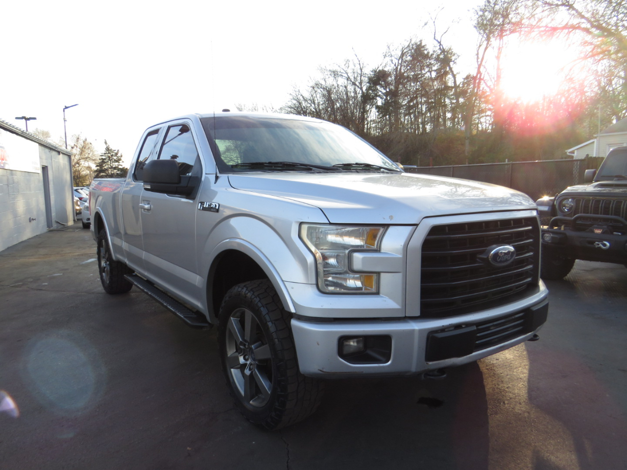 Ford F-150 4WD SuperCab 145" Lariat 2016