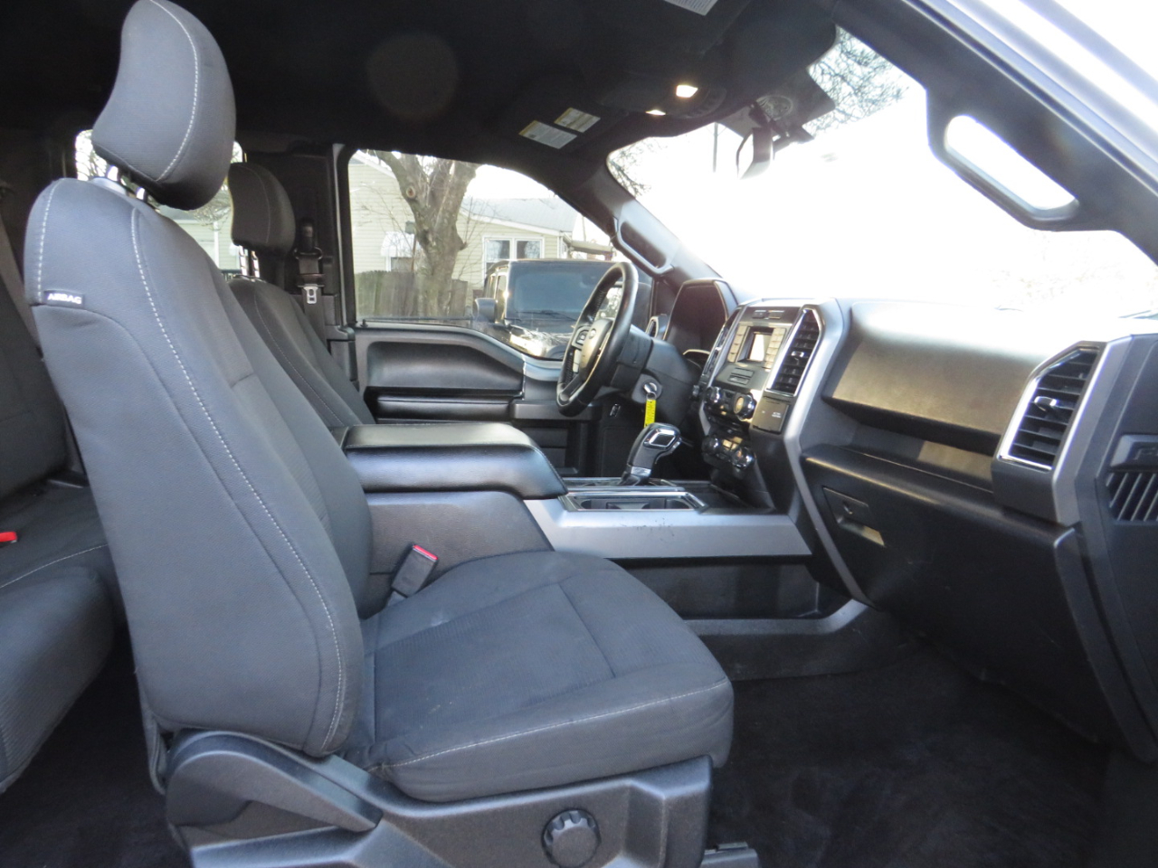 Ford F-150 4WD SuperCab 145" Lariat 2016