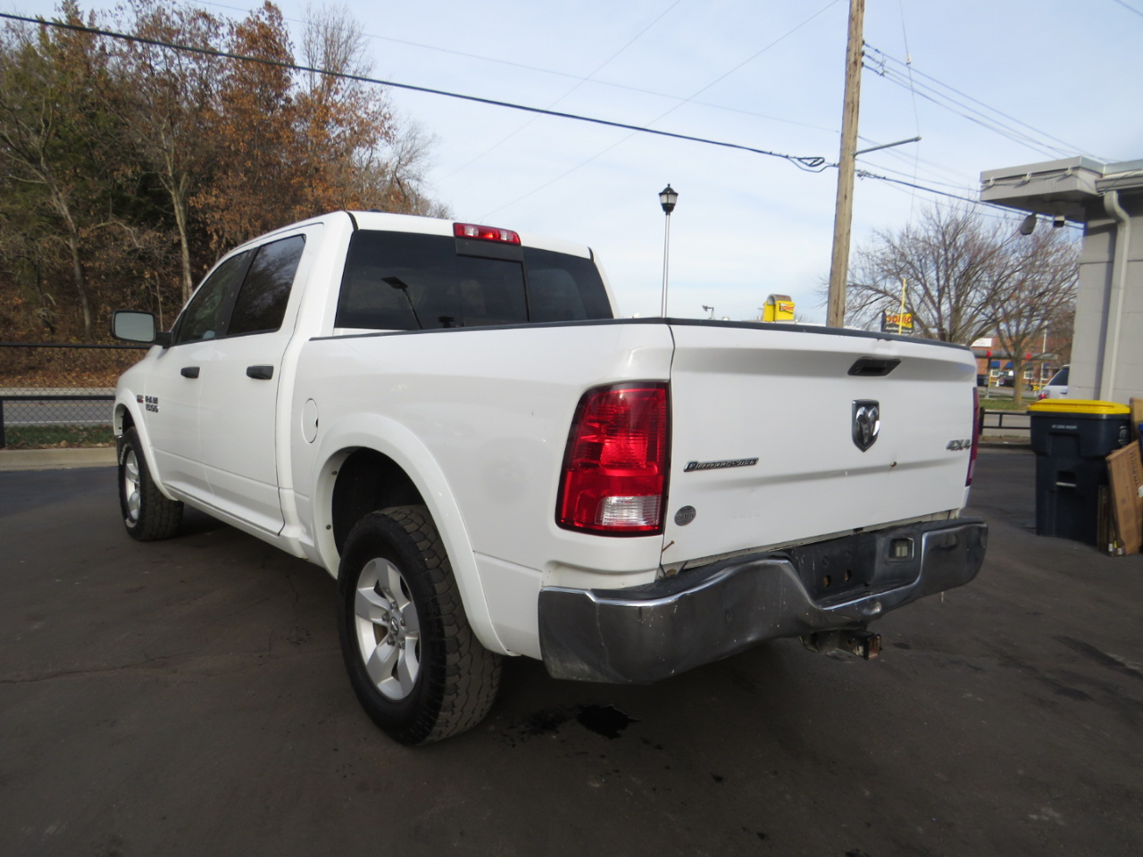 RAM 1500 4WD Crew Cab 140.5" Outdoorsman 2016