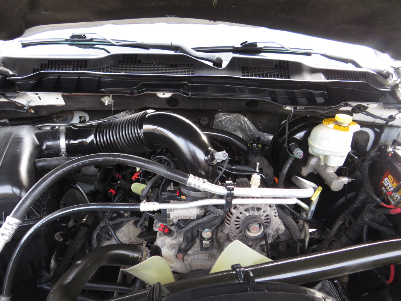 RAM 1500 4WD Crew Cab 140.5" Outdoorsman 2016