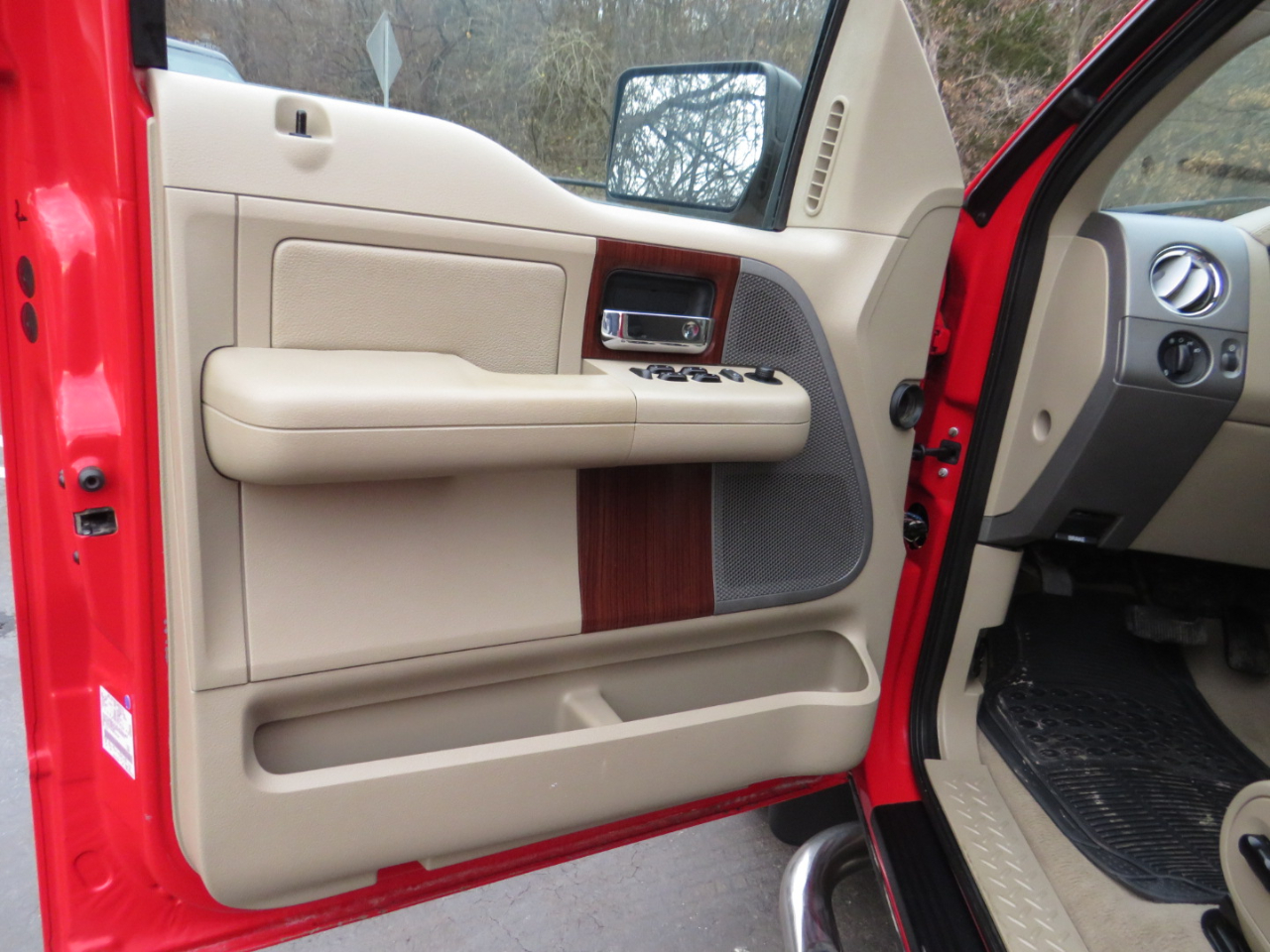 Ford F-150 SuperCrew 139" King Ranch 4WD 2006