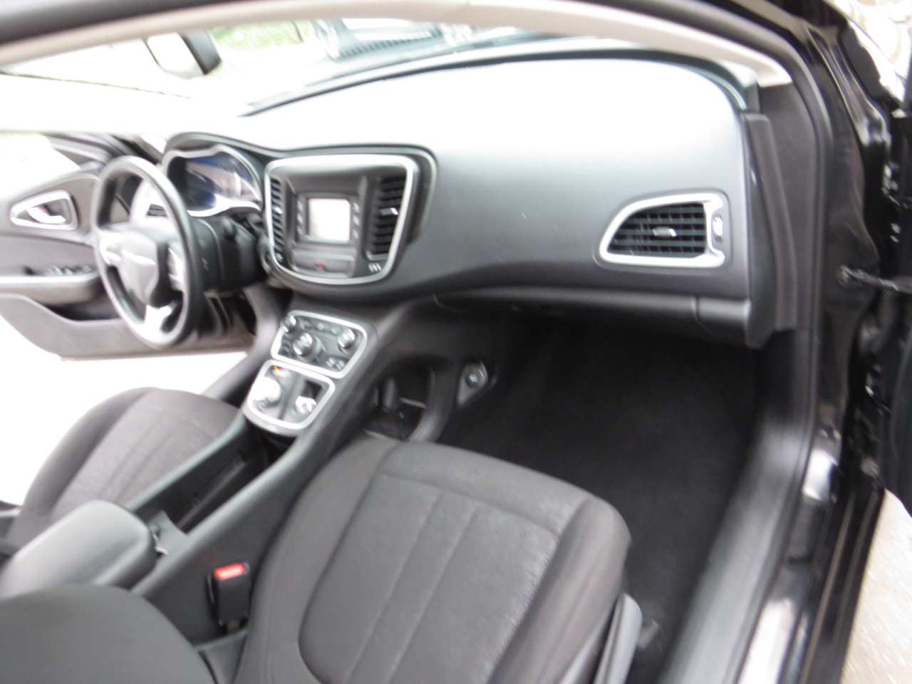 Chrysler 200 4dr Sdn Limited FWD 2015