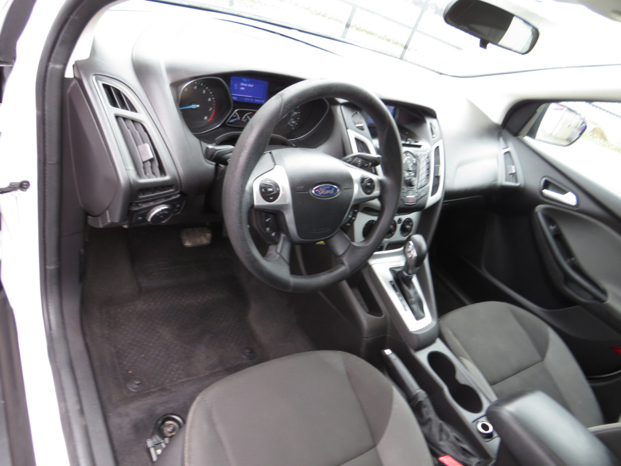 Ford Focus 4dr Sdn SE 2013