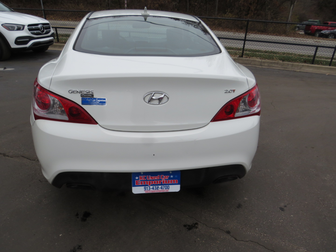 Hyundai Genesis Coupe 2dr 2.0T Auto Premium 2011