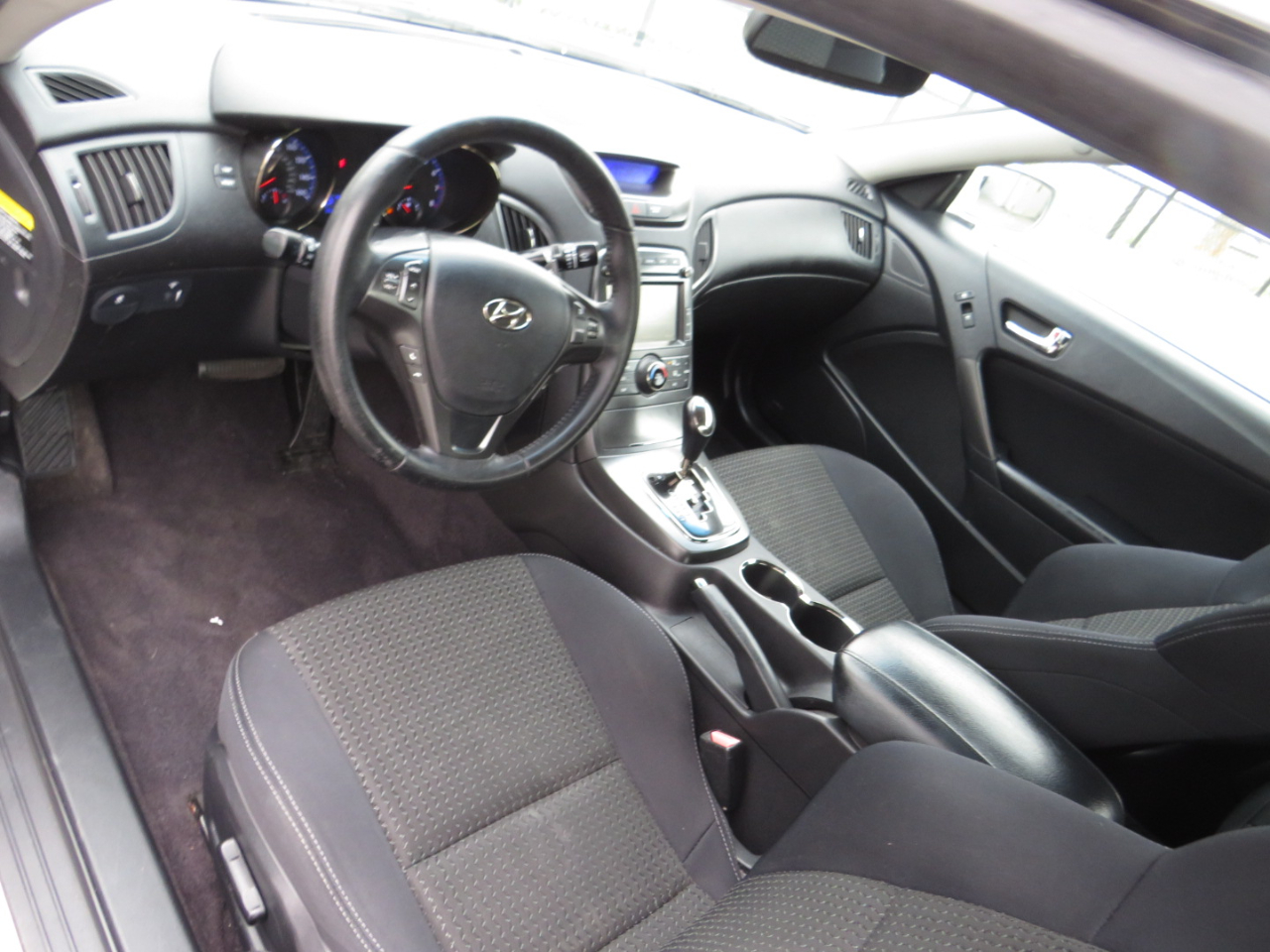 Hyundai Genesis Coupe 2dr 2.0T Auto Premium 2011