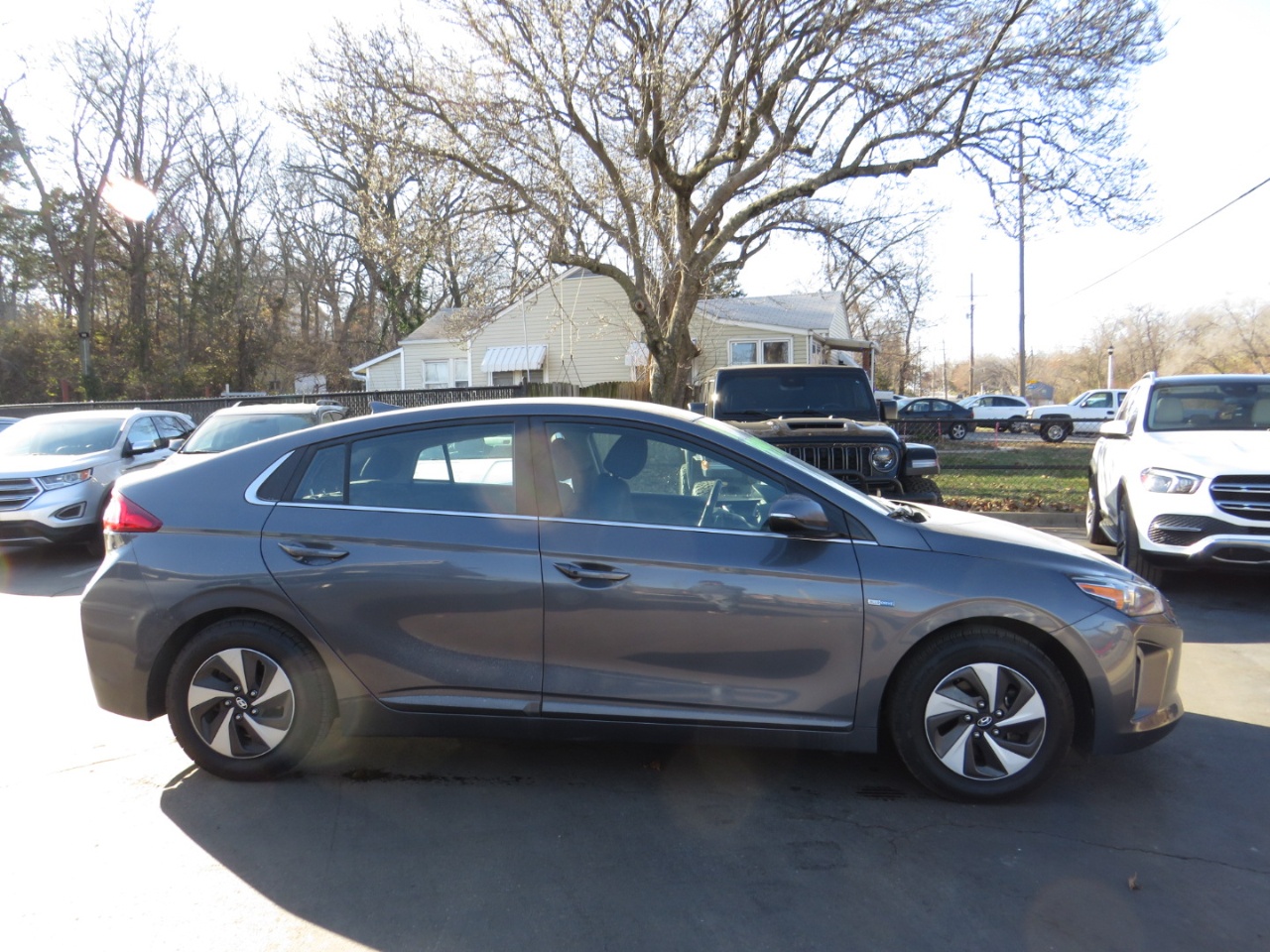 Hyundai Ioniq Hybrid SEL Hatchback 2019