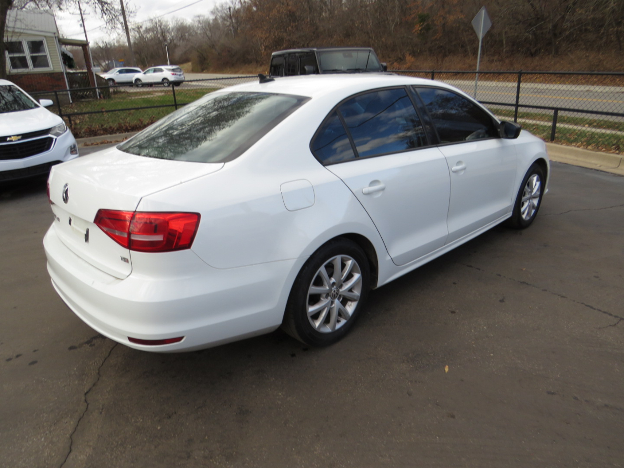Volkswagen Jetta Sedan 4dr Auto 1.8T SE PZEV 2015