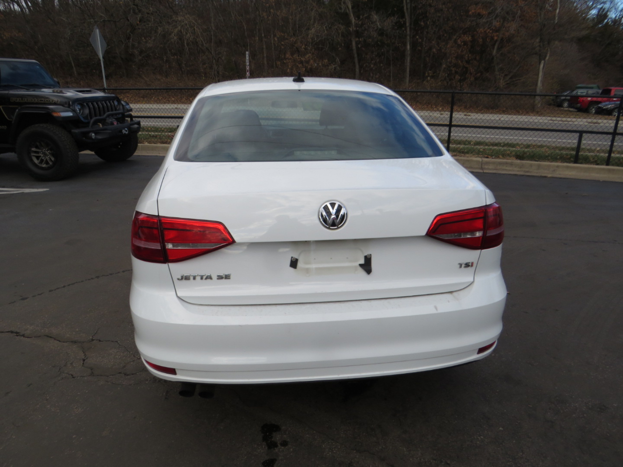 Volkswagen Jetta Sedan 4dr Auto 1.8T SE PZEV 2015