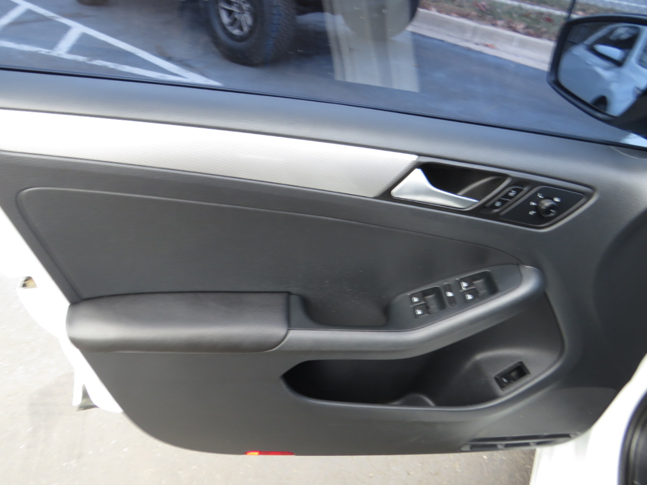 Volkswagen Jetta Sedan 4dr Auto 1.8T SE PZEV 2015