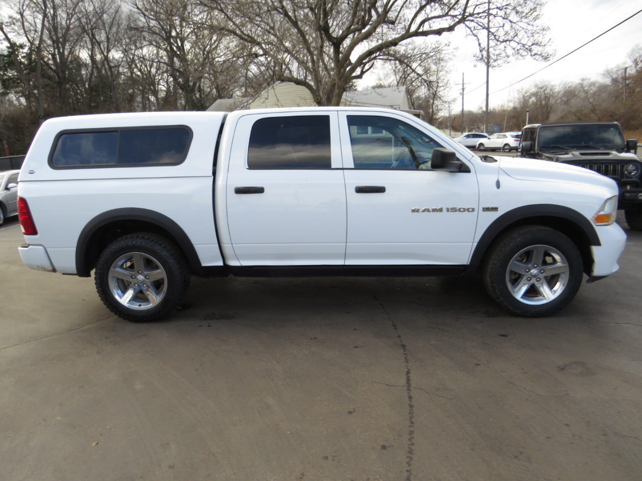 RAM 1500 4WD Crew Cab 140.5" Express 2012