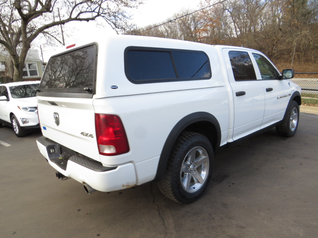 RAM 1500 4WD Crew Cab 140.5" Express 2012