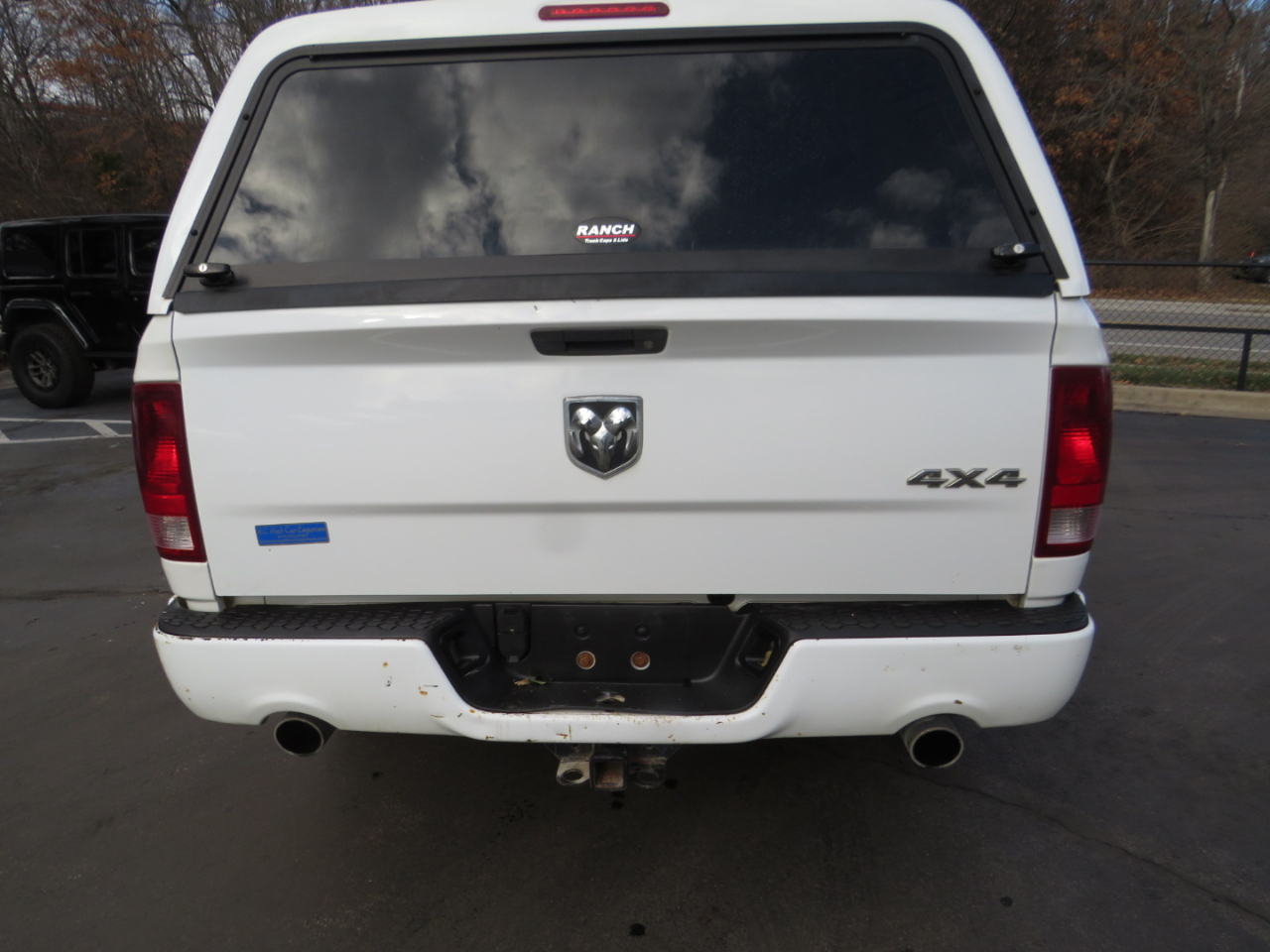 RAM 1500 4WD Crew Cab 140.5" Express 2012