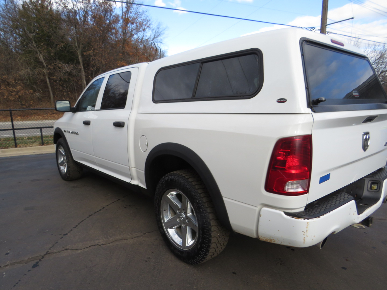 RAM 1500 4WD Crew Cab 140.5" Express 2012