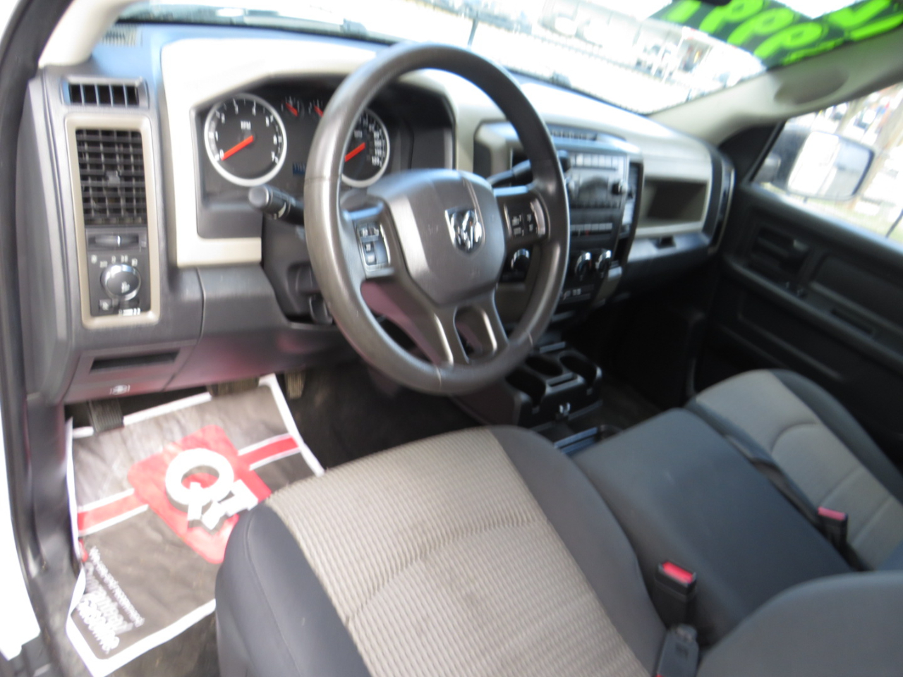 RAM 1500 4WD Crew Cab 140.5" Express 2012