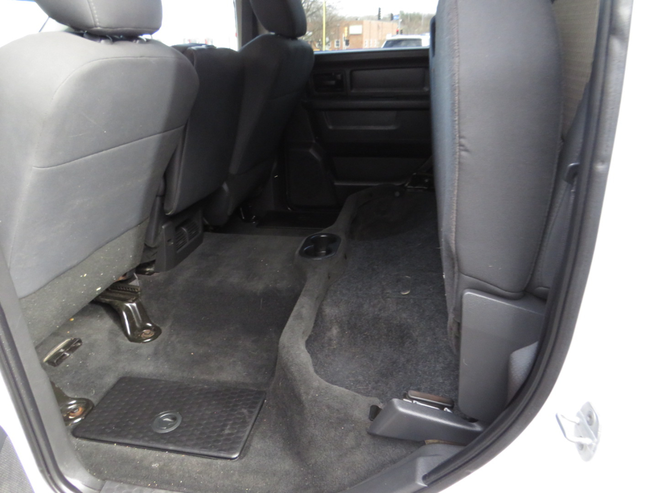 RAM 1500 4WD Crew Cab 140.5" Express 2012