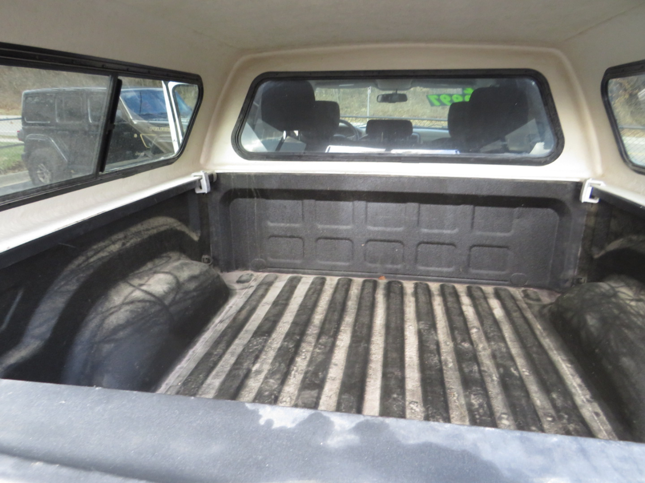 RAM 1500 4WD Crew Cab 140.5" Express 2012