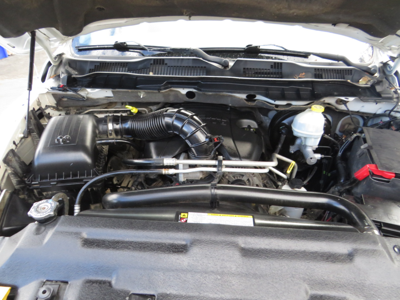 RAM 1500 4WD Crew Cab 140.5" Express 2012