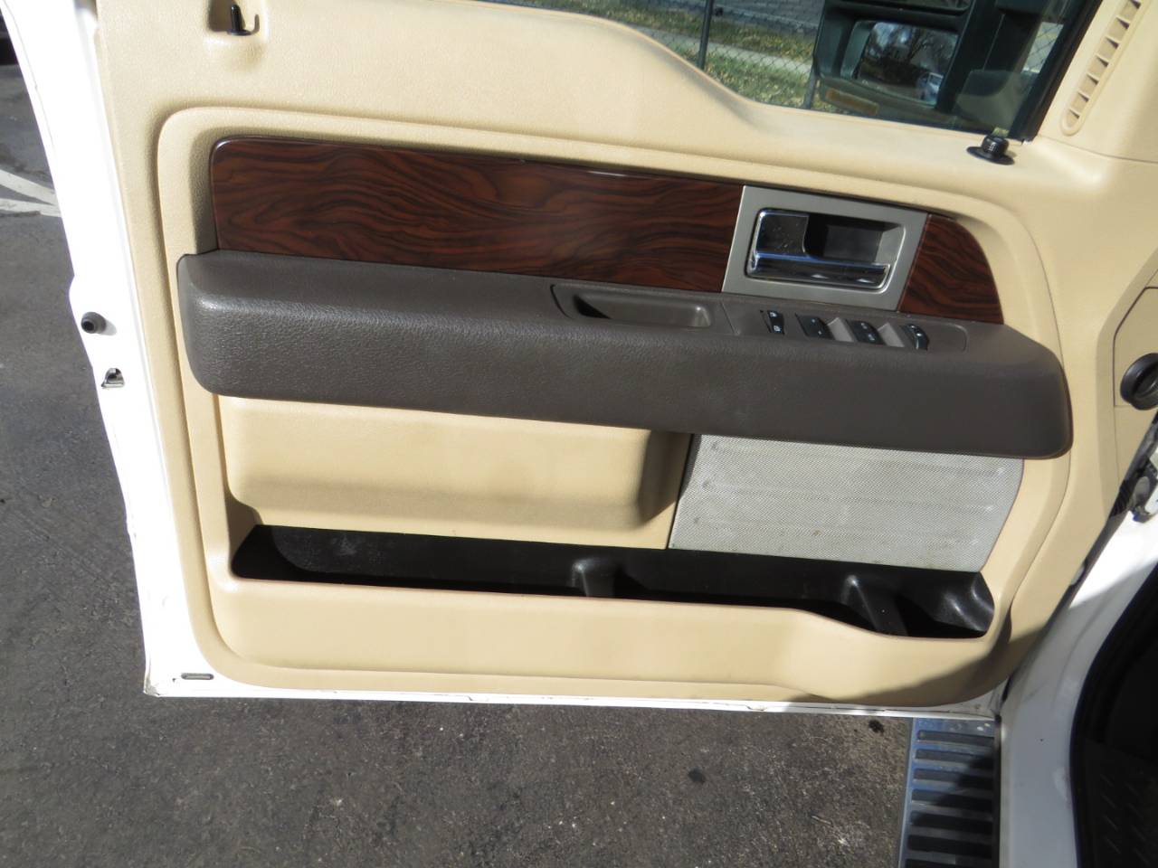 Ford F-150 4WD SuperCrew 145" Platinum 2012