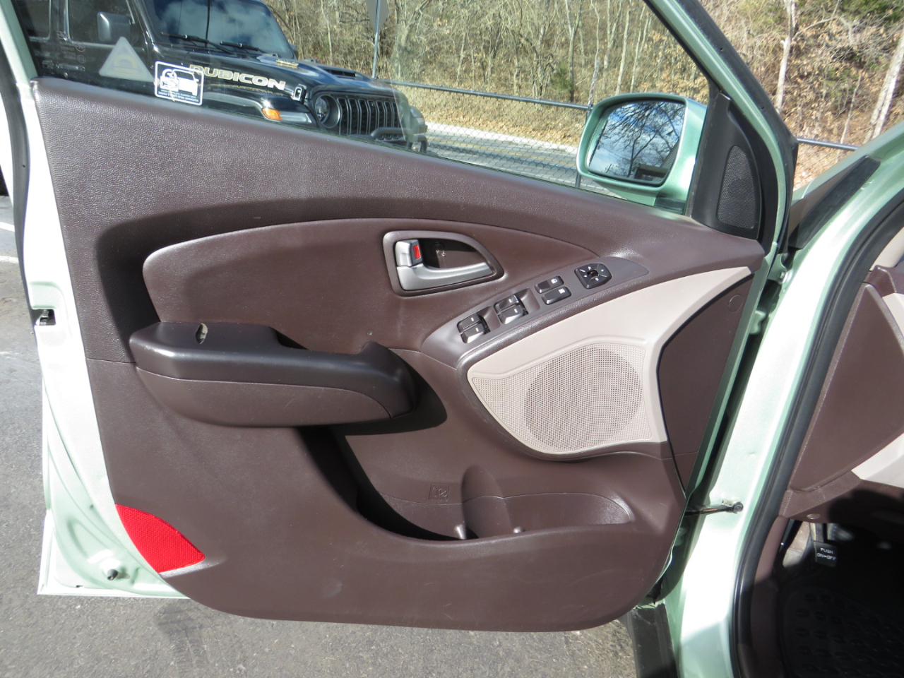 Hyundai Tucson AWD 4dr Auto Limited PZEV 2011