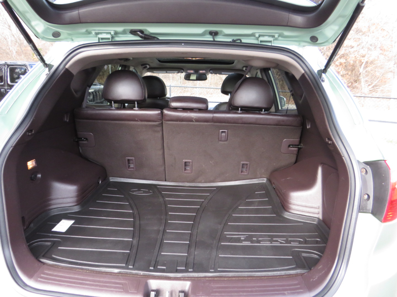 Hyundai Tucson AWD 4dr Auto Limited PZEV 2011