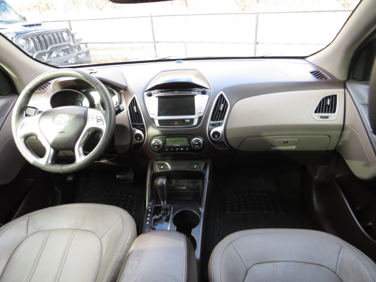 Hyundai Tucson AWD 4dr Auto Limited PZEV 2011