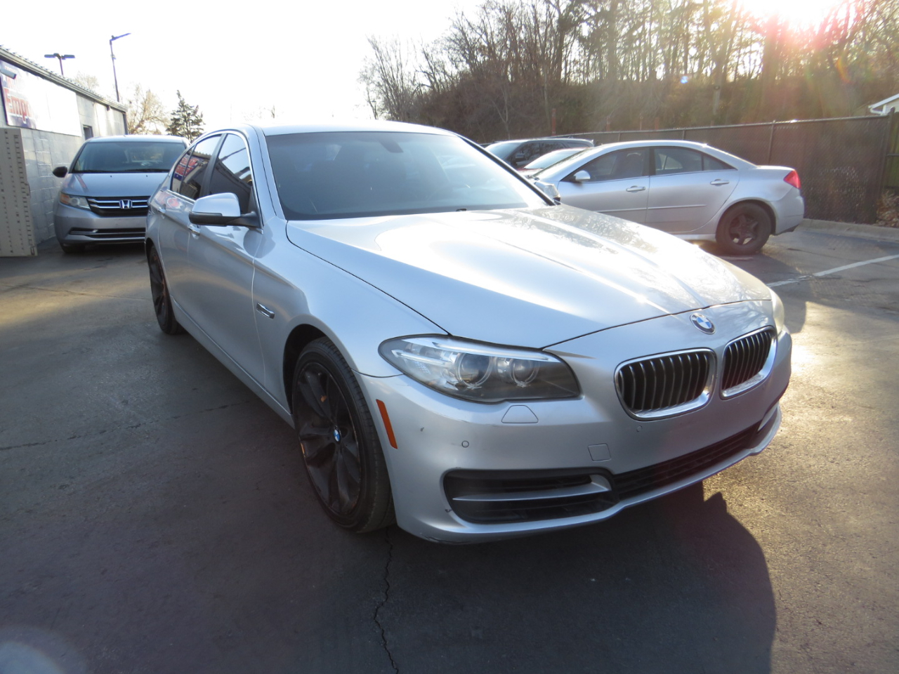 BMW 5 Series 4dr Sdn 528i RWD 2014
