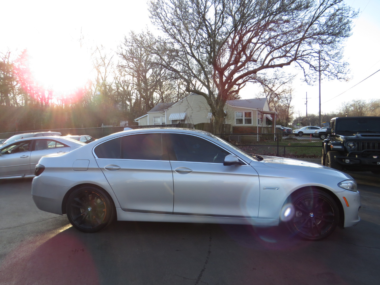 BMW 5 Series 4dr Sdn 528i RWD 2014