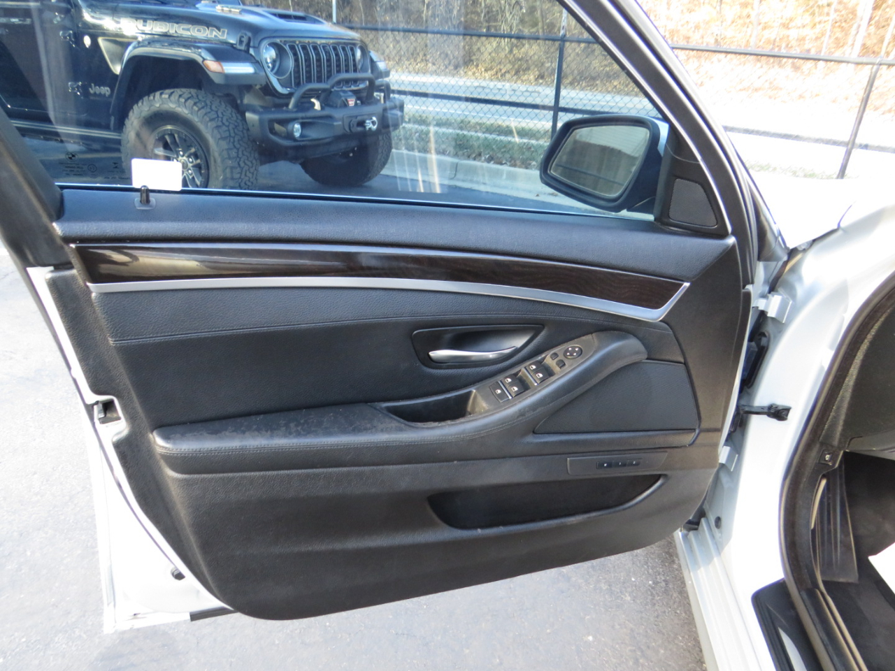 BMW 5 Series 4dr Sdn 528i RWD 2014