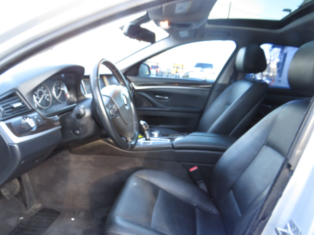 BMW 5 Series 4dr Sdn 528i RWD 2014