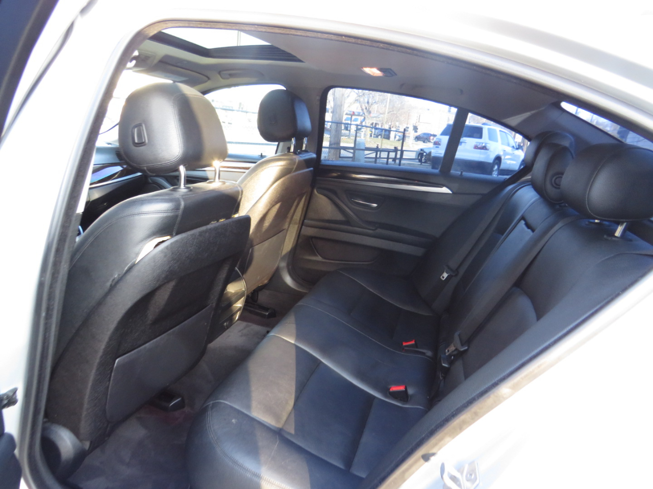 BMW 5 Series 4dr Sdn 528i RWD 2014