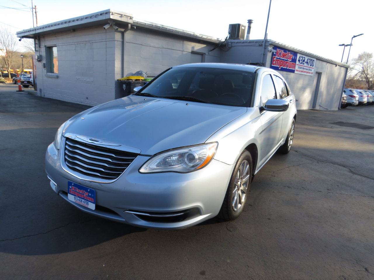 Chrysler 200 4dr Sdn Touring 2013