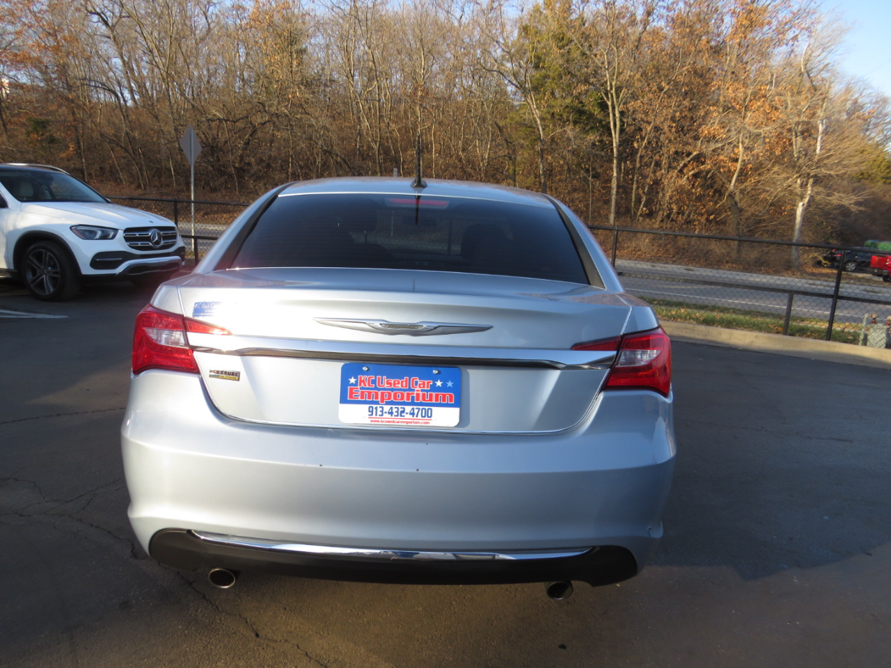 Chrysler 200 4dr Sdn Touring 2013