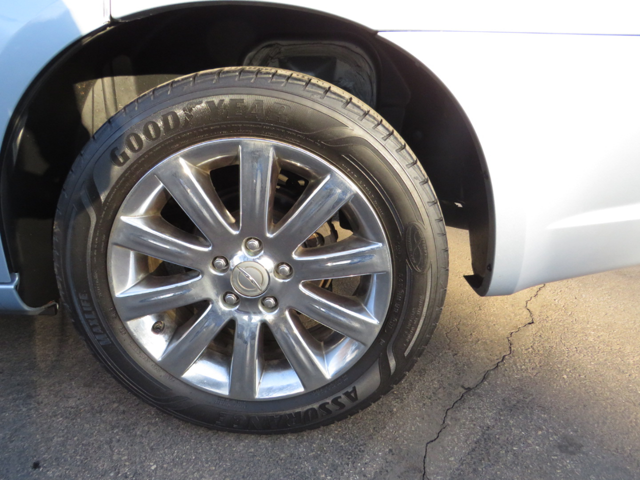 Chrysler 200 4dr Sdn Touring 2013