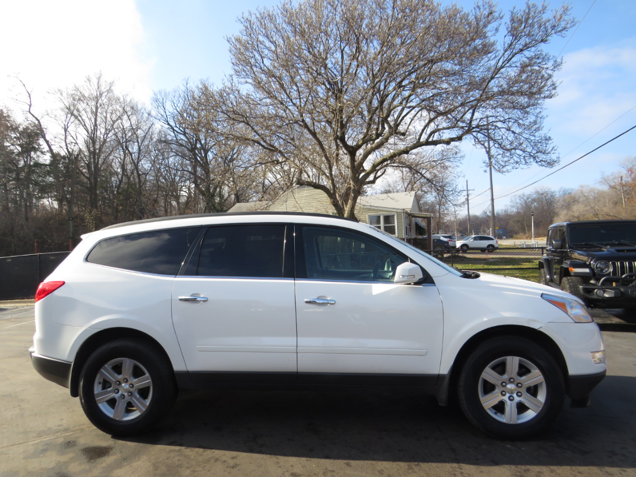 Chevrolet Traverse FWD 4dr LT w/1LT 2011