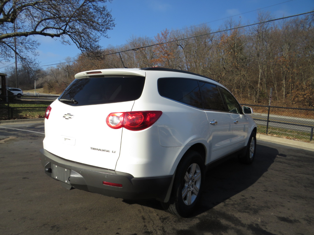 Chevrolet Traverse FWD 4dr LT w/1LT 2011