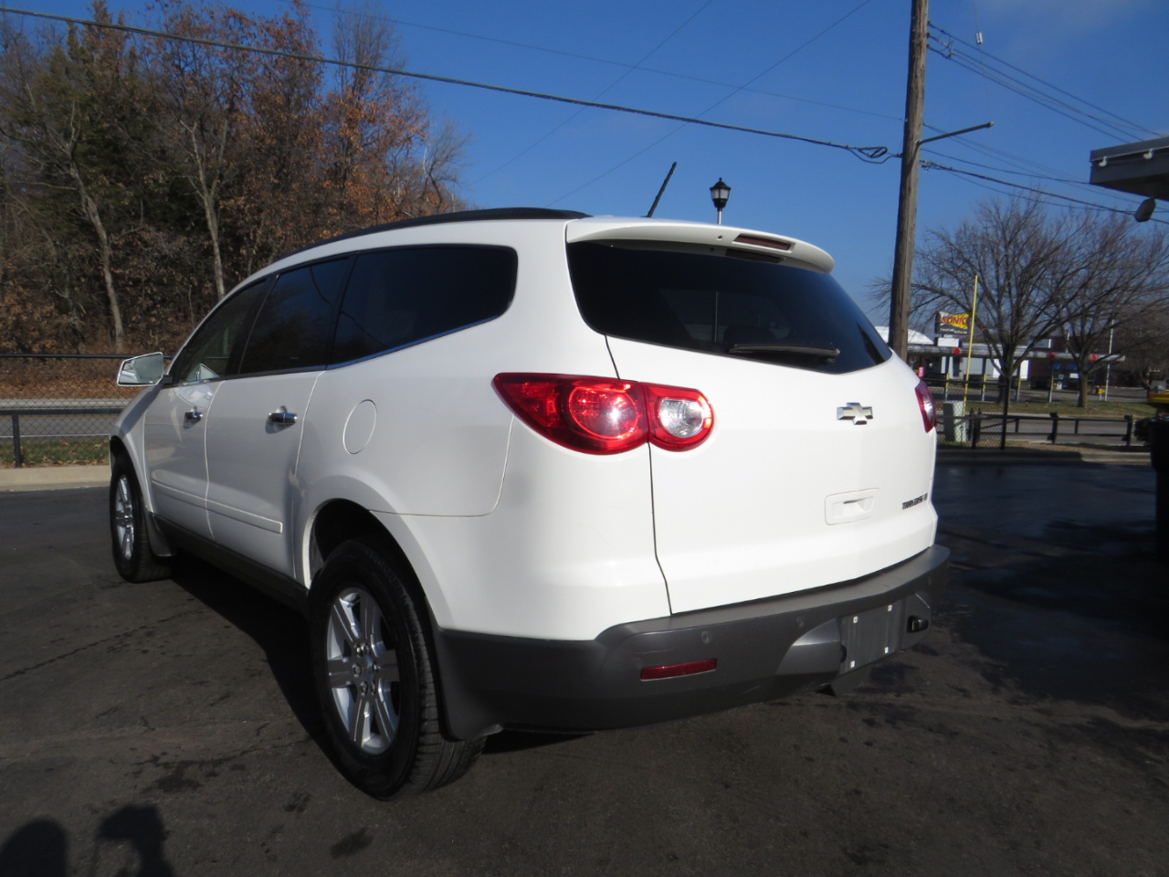 Chevrolet Traverse FWD 4dr LT w/1LT 2011