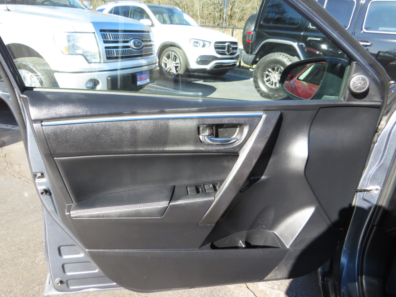 Toyota Corolla 4dr Sdn CVT LE Premium (Natl) 2015