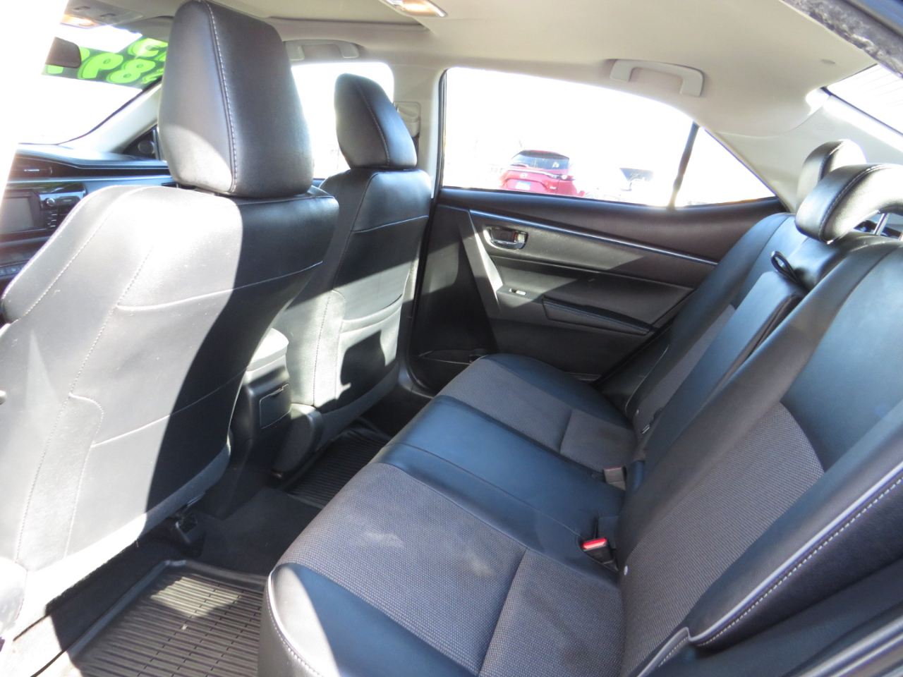 Toyota Corolla 4dr Sdn CVT LE Premium (Natl) 2015