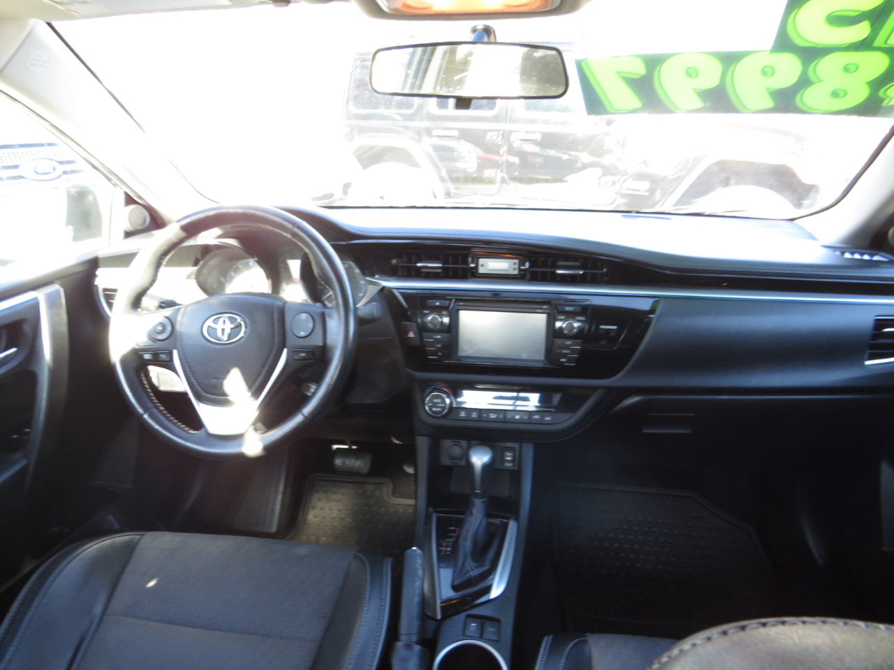 Toyota Corolla 4dr Sdn CVT LE Premium (Natl) 2015