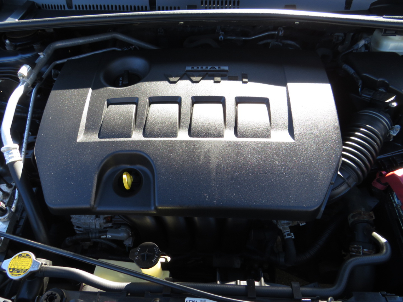 Toyota Corolla 4dr Sdn CVT LE Premium (Natl) 2015