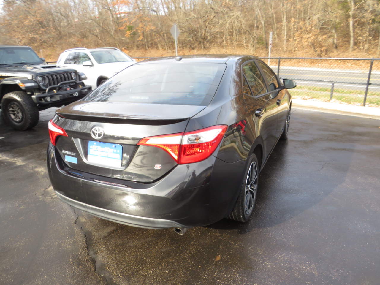 Toyota Corolla 4dr Sdn CVT LE Premium (Natl) 2015